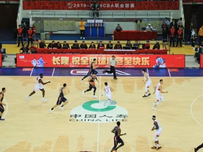 92-105，CBA劲旅轰然倒下！本土2人得分上双，主力后卫34+5+4